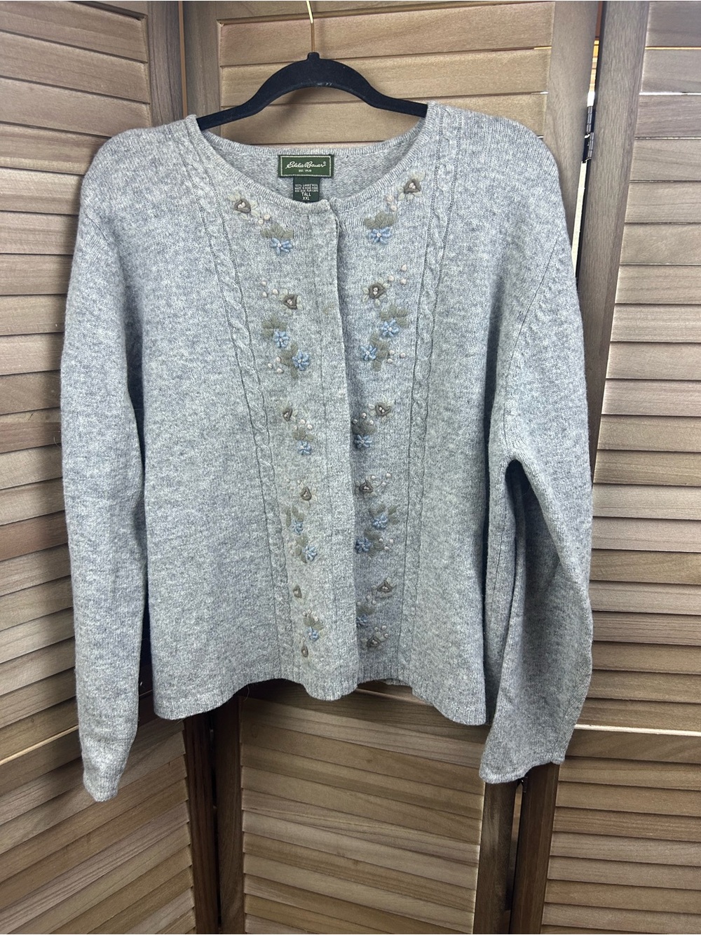 Eddie Bauer 100% Lambswool Cardigan Sweater Tall XXL Gray Embroidered Floral
